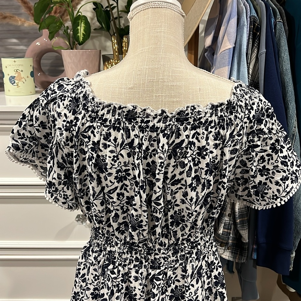Kindred | Navy and White Floral Maxi Dress size Petite Large - Picture 6 of 13